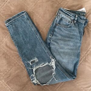 AE Strigid Ripped Mom Jean in Blown Out Blue